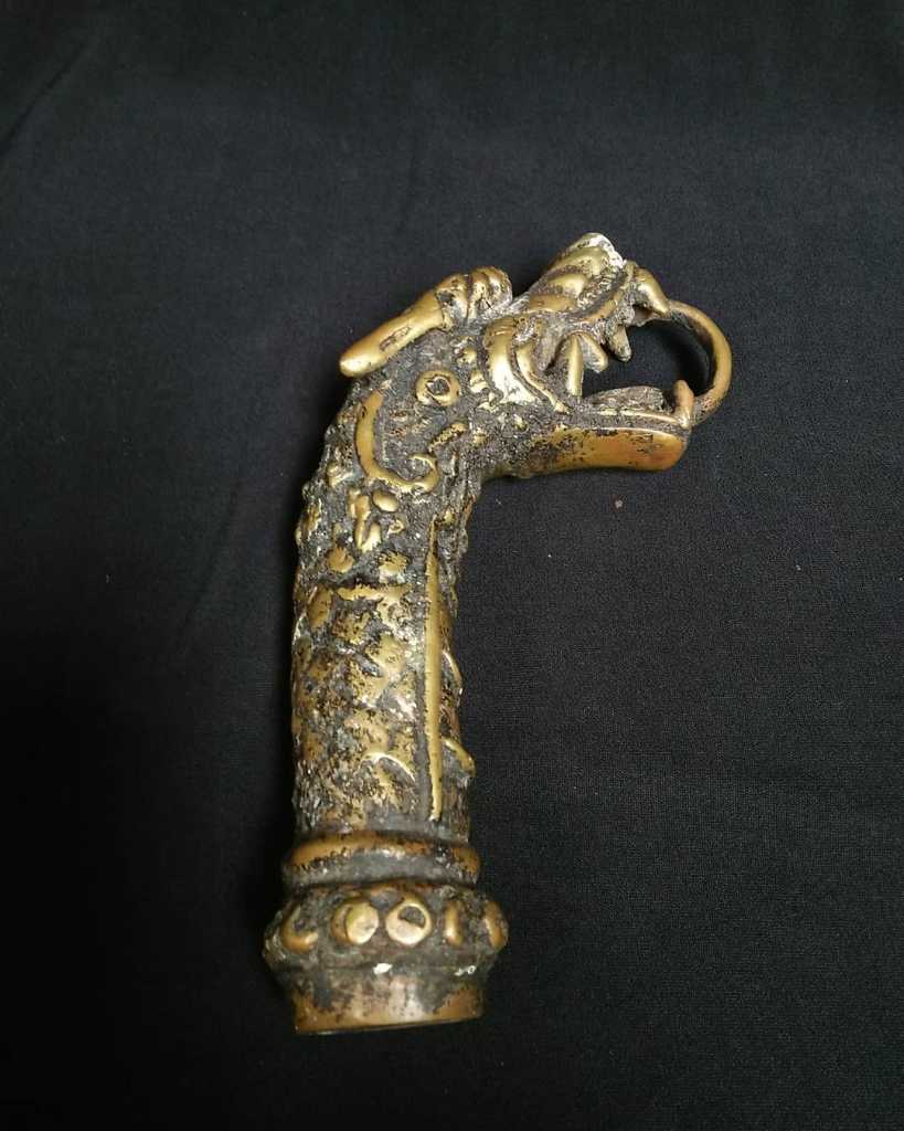 Handle Pedang kuninganmaterial