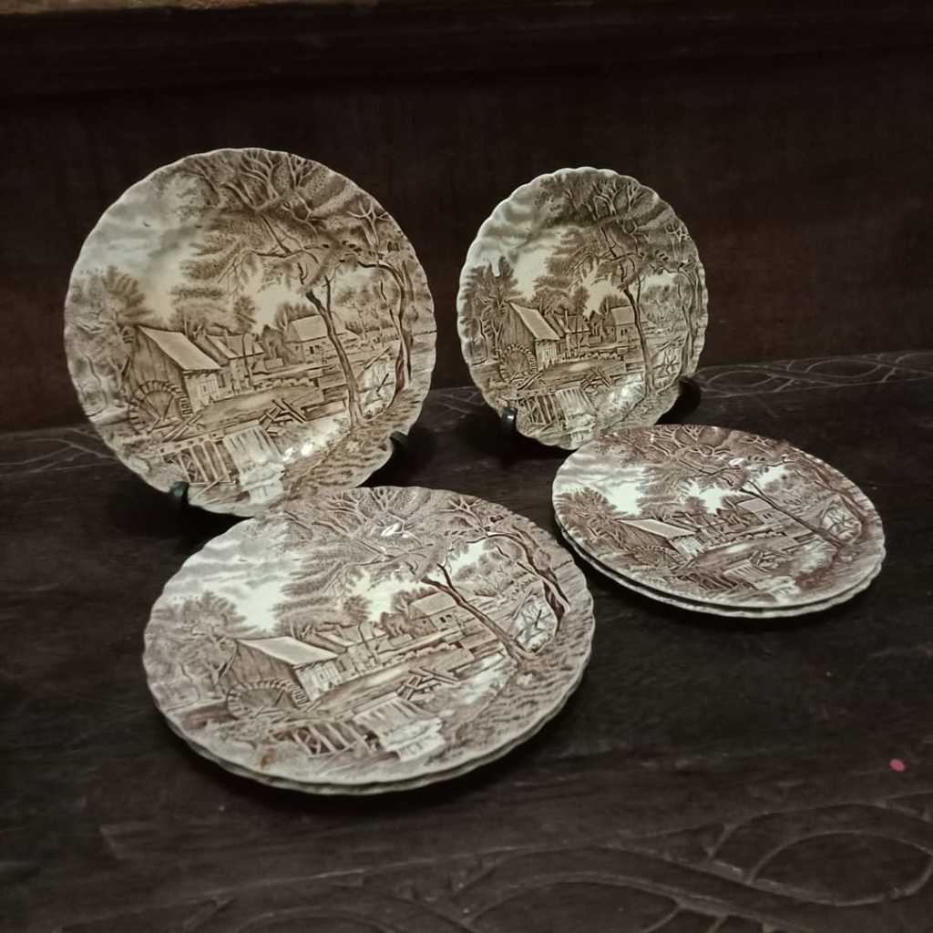 Piring Porcelain Vintage Eropa