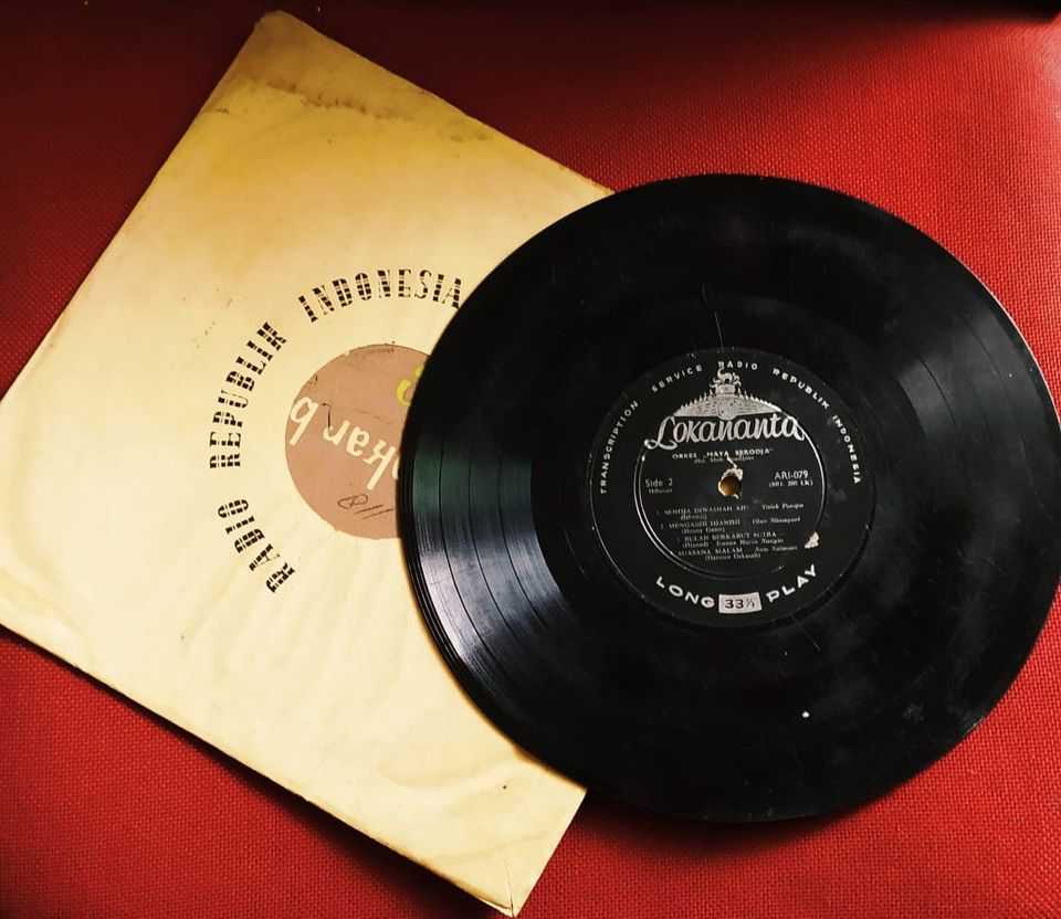 Piringan Hitam Orkes Maya Serodja