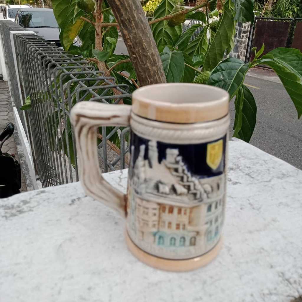 Gelas Mug eropa kondisi utuh.T.10cm.
