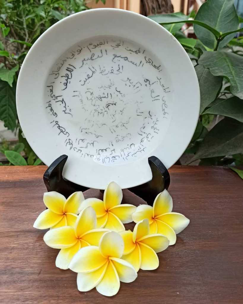 Piring Keramik Vintage