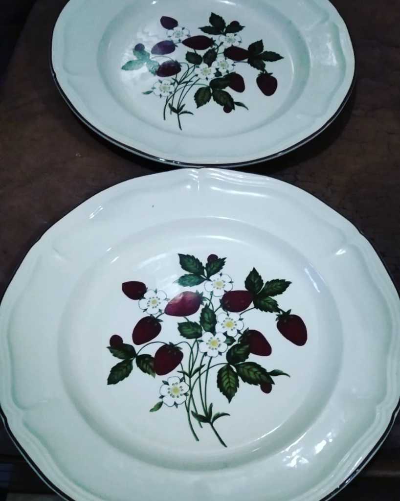 Piring Porcelain Vintage