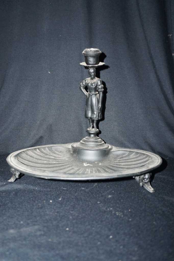 Tempat Lilin atau Lampu