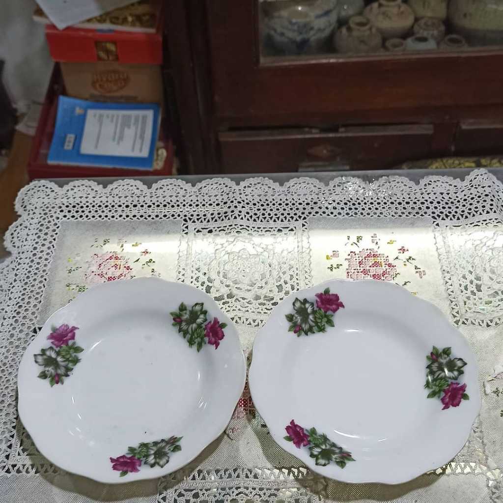 Piring Keramik Antik China