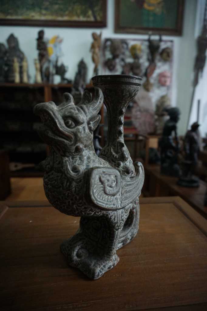 Patung keramik Antik