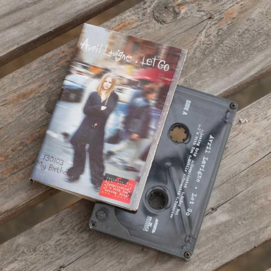 Kaset Pita Avril Lavigne album Lets go