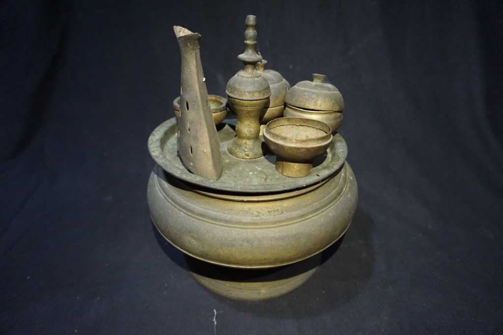 Kinangan Kuningan Antik