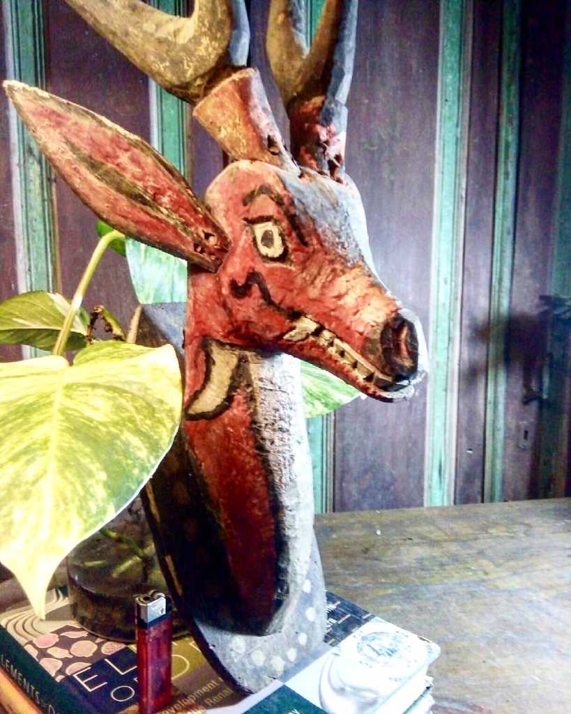 Patung Kepala Kijang Bahan Kayu