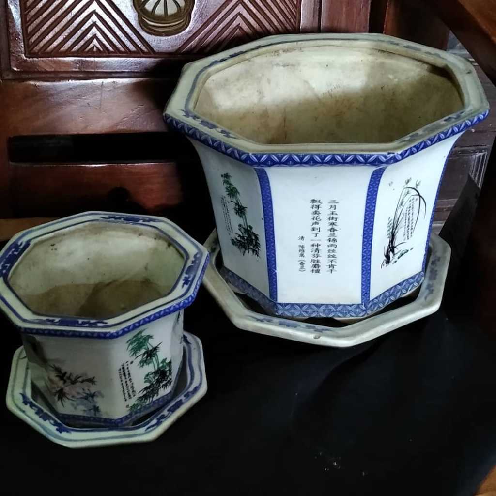 Pot besar dan kecil motif China