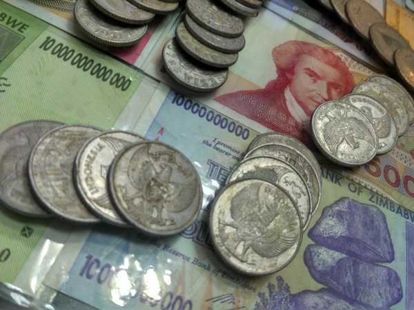 X43 Paket koin Sejumlah 98 koin Kondisi Bekas pakai