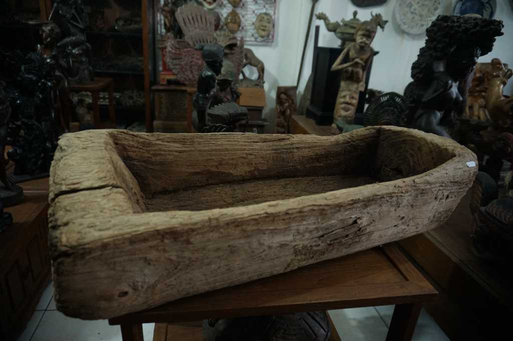 LESUNG ( ALAT PENUMBUK PADI)