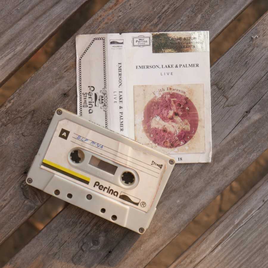 Kaset Pita ELP Emerosn Lake Palmer LIVE