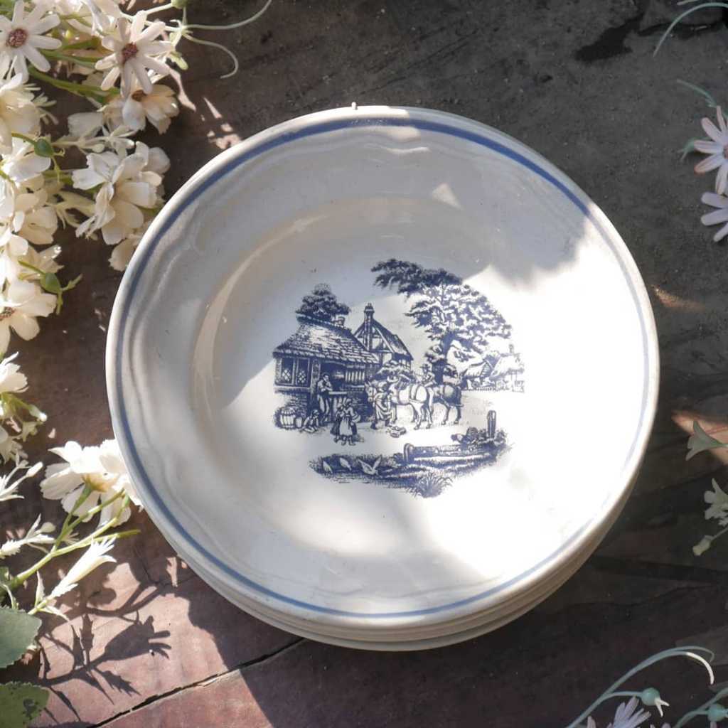 Piring Porcelain Vintage Jepang