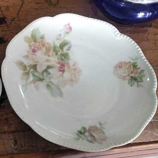 Piring Porcelain Vintage