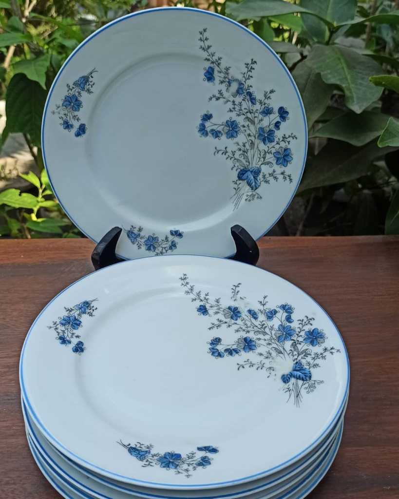 Piring Keramik Vintage