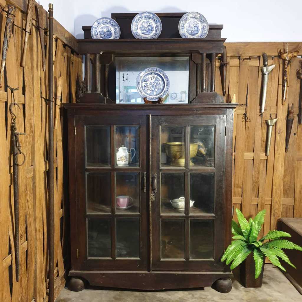 Lemari  gaya eropa ( Rpro )