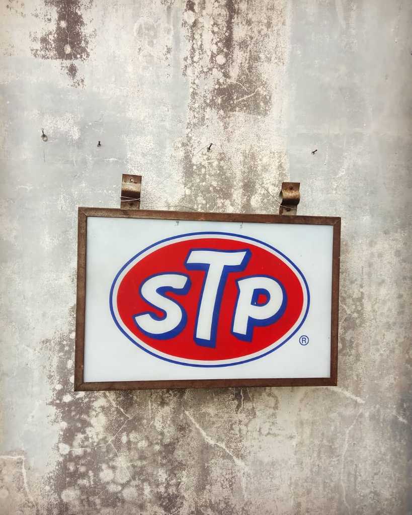 Iklan Neon Box, pelumas "STP" vintage