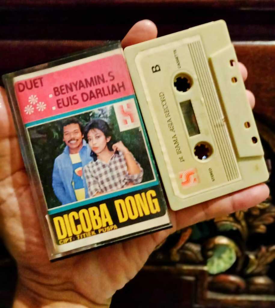 Kaset pita Benyamin.S & Euis Darliah