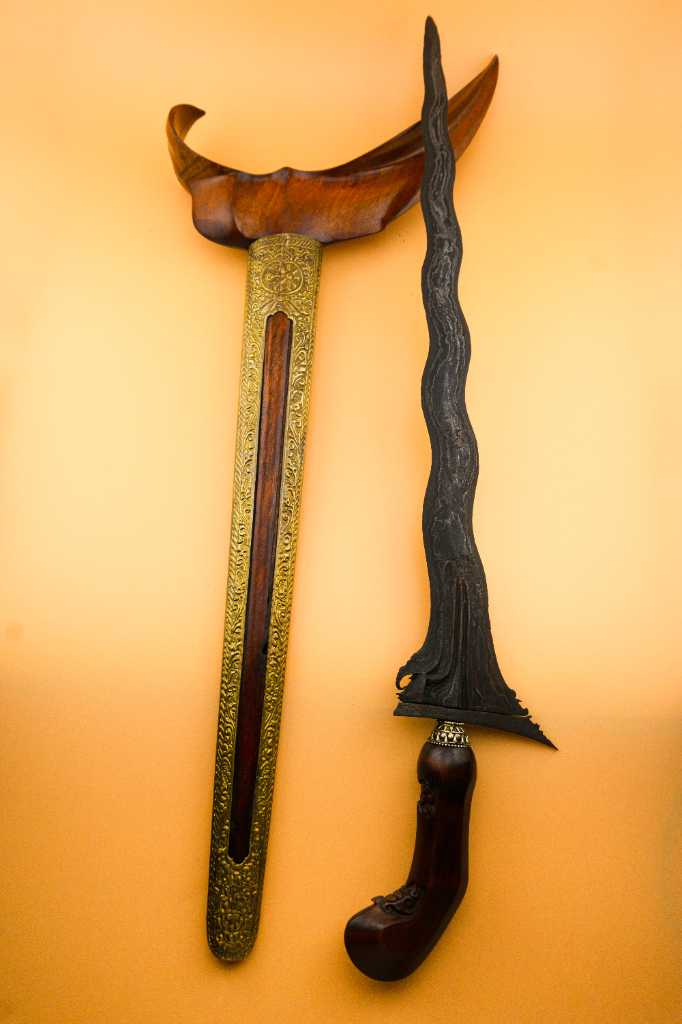 Keris Dapur Sengkelat Tangguh Cirebon