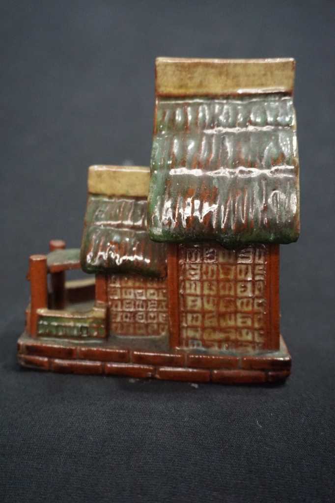 Miniatur Rumah Bahan Porselin