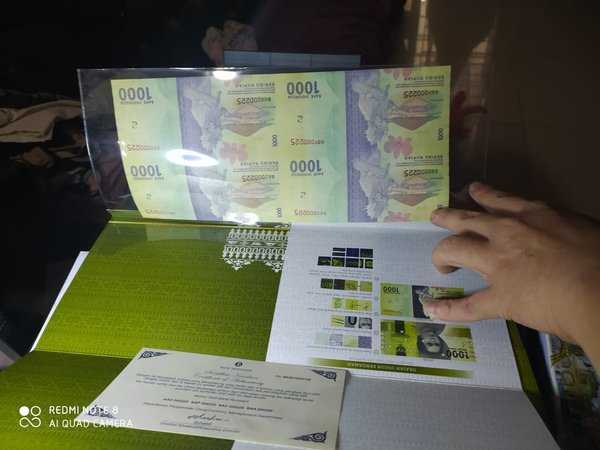 BL4061 Uang Bersambung 1000 Rupiah berikut Folder Dan Sertifikat UNC