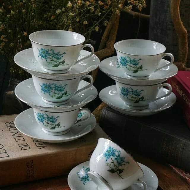 Cangkir Keramik Vintage