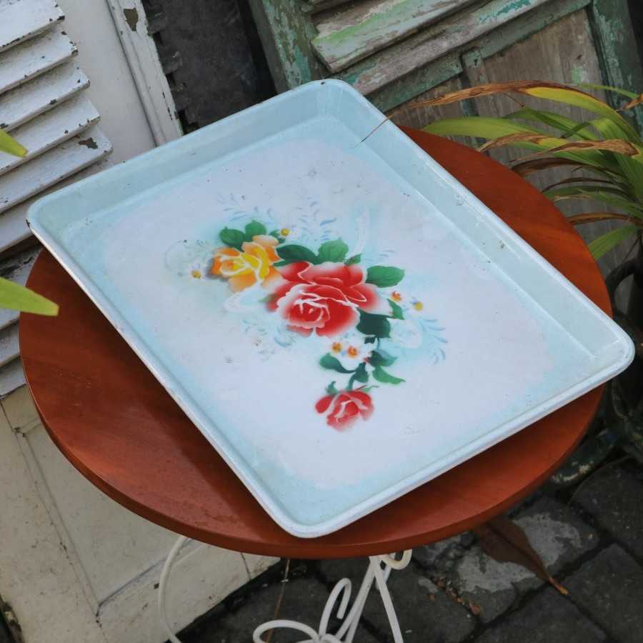 Nampan Enamel Vintage