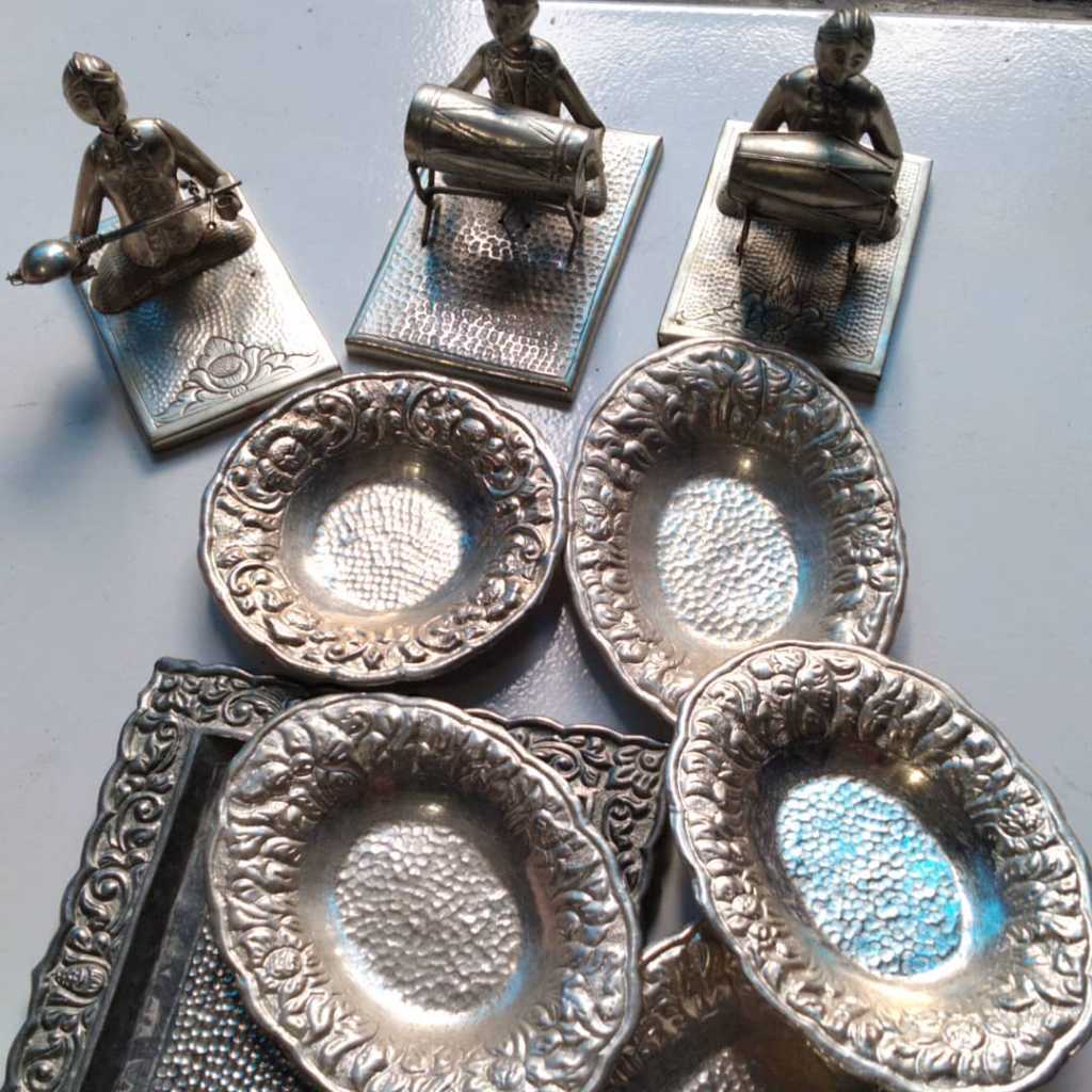 Perak Hiasan Ruangan