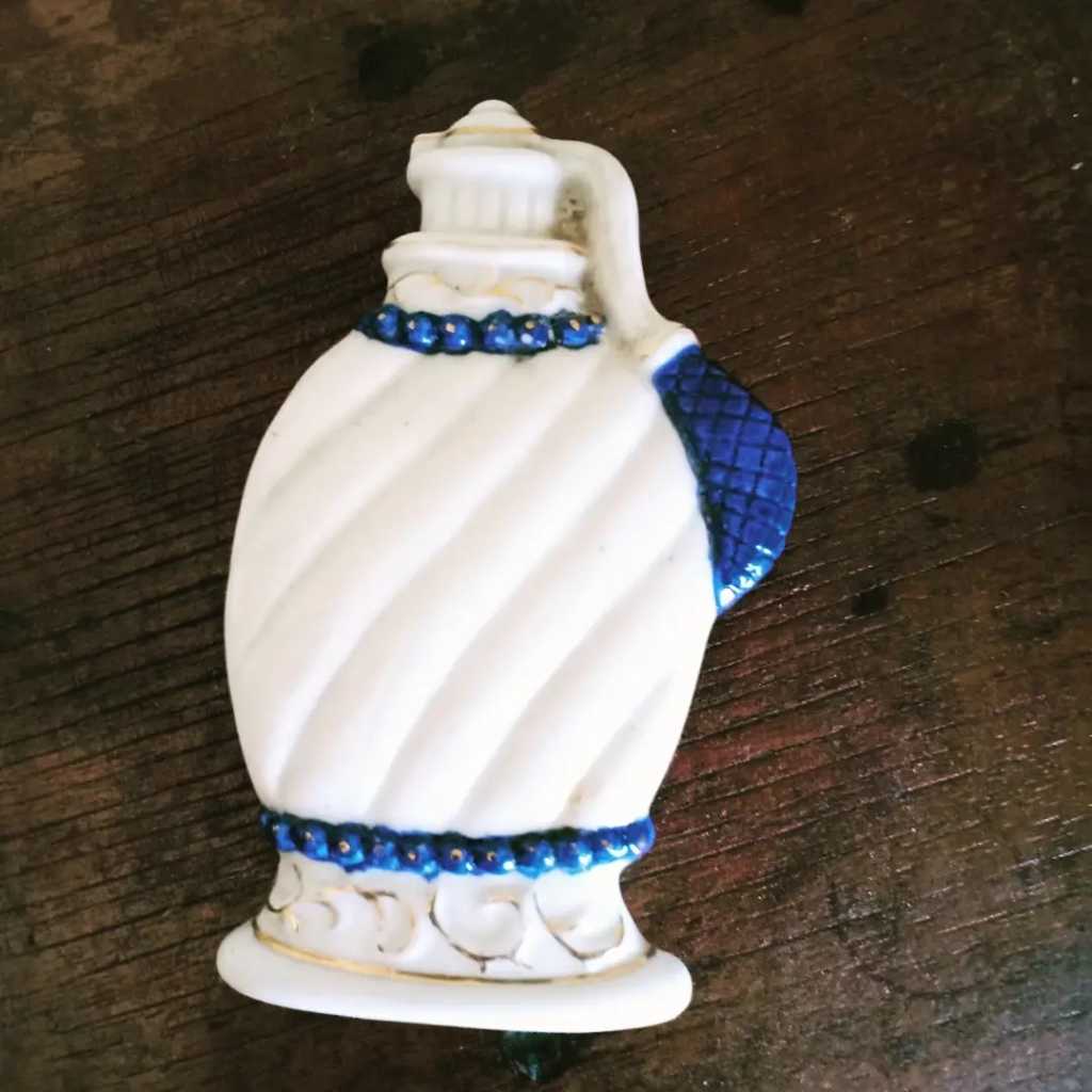 Vas Porcelain Vintage