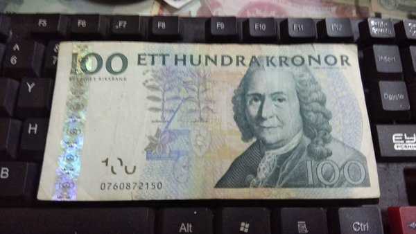 BL2911 Swedia 100 Kroner Lama Bekas Pakai sesuai Gambar