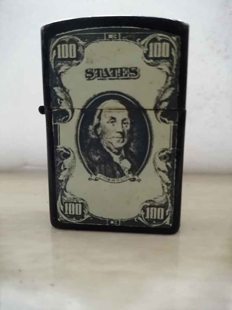 Korek api model zippo