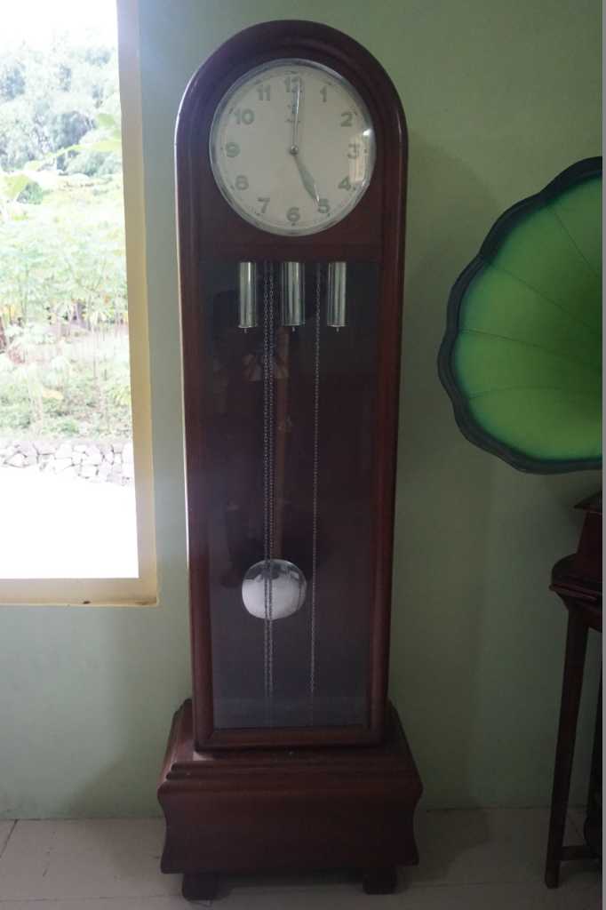 Jam almari merk Mauthe normal jaya senar 8