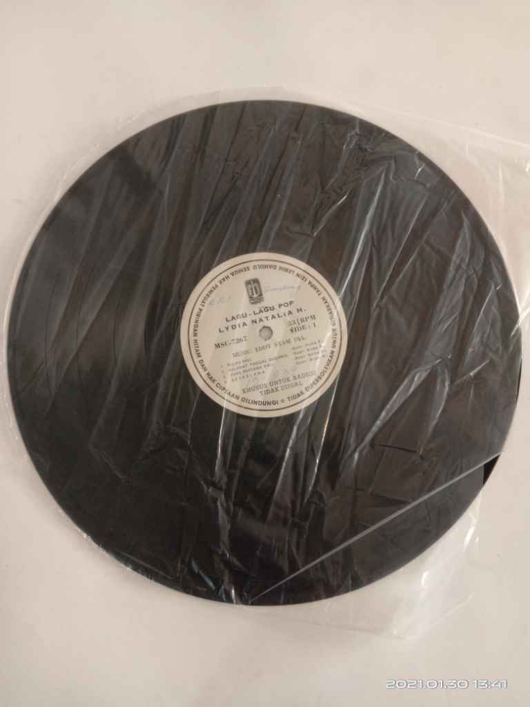 Piringan Hitam Lydia Natalia H.