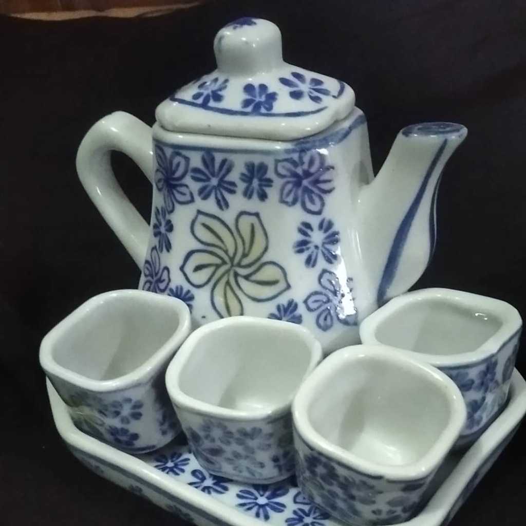 Teaset mungil