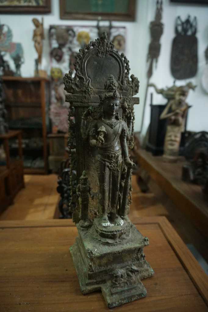 Patung Perunggu Antik