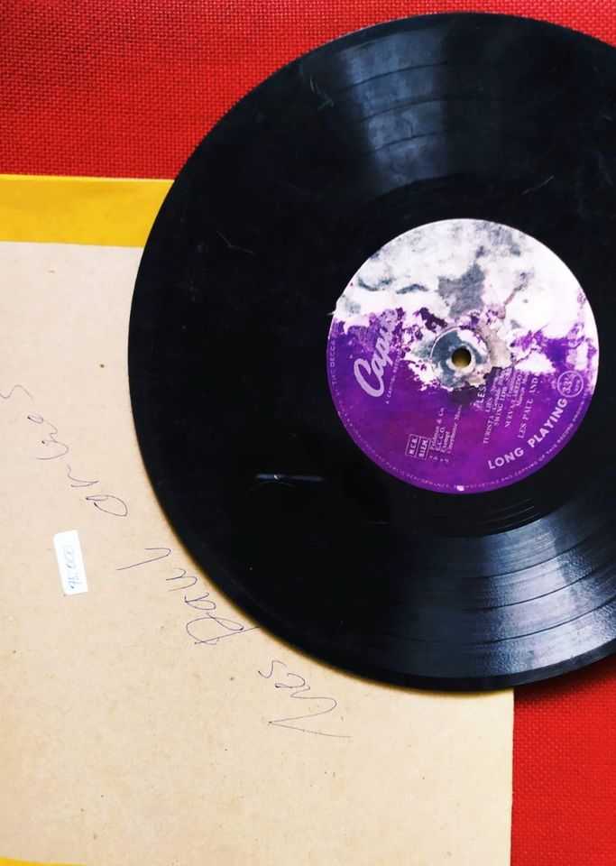 Piringan Hitam Les Paul