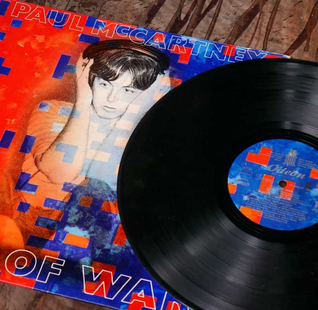 Tug Of War adalah album solo