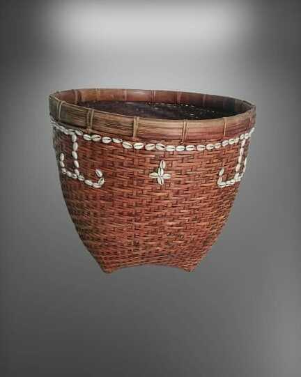 Basket ~ Lombok Island Tinggi 36 cm, lebar 40 cm