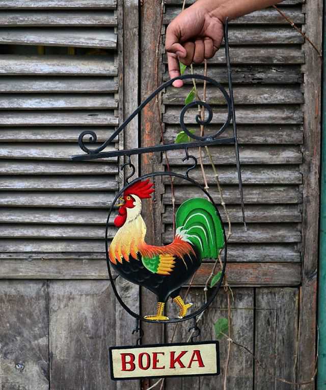 Hiasan Cafe Ayam Boeka Toetoep Jadul Antik Retro