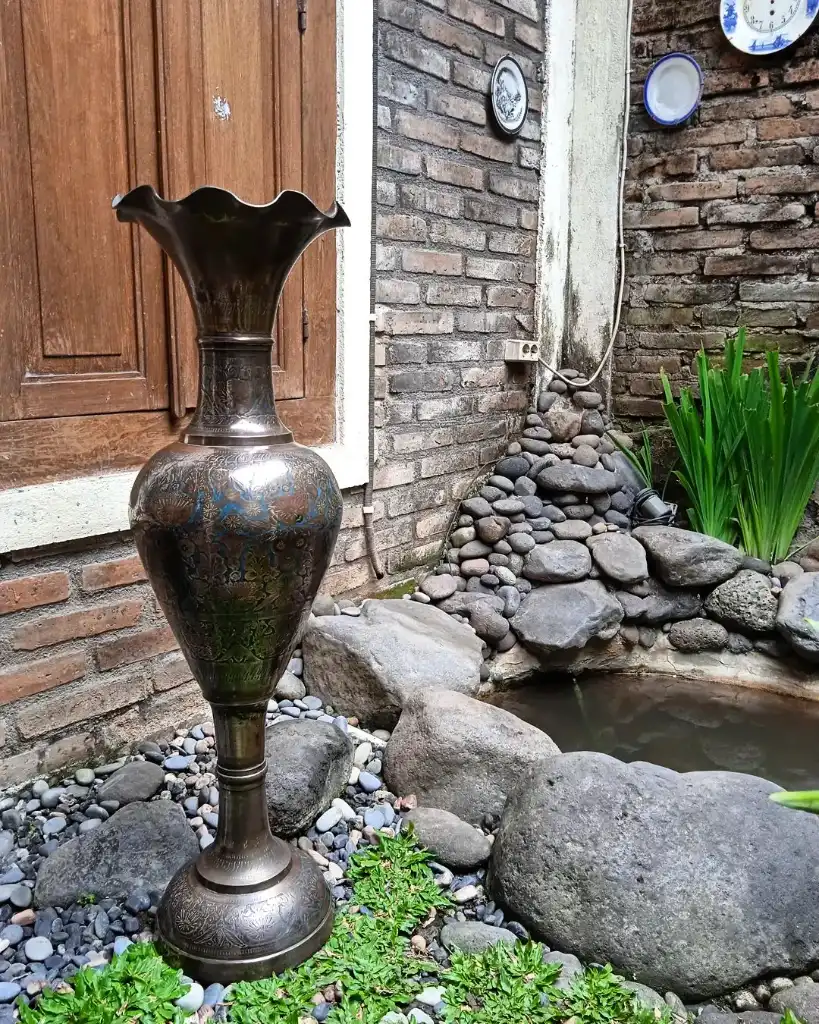 Vas Kuningan Vintage