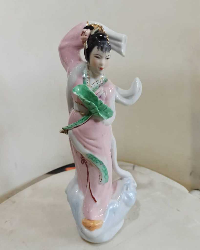 Patung Keramik Vintage