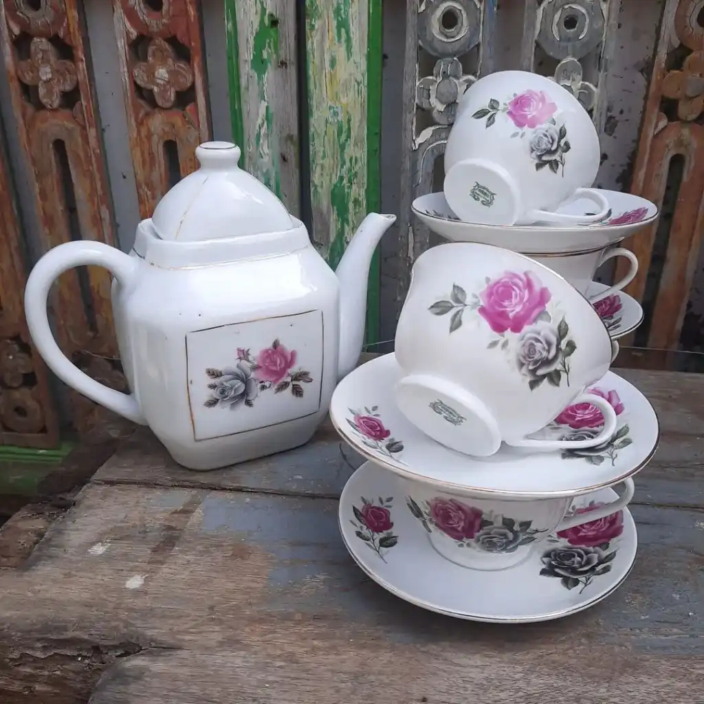 Teaset motif bunga