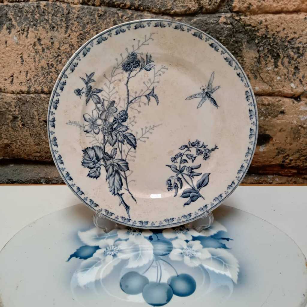 Piring Porcelain Antik Eropa