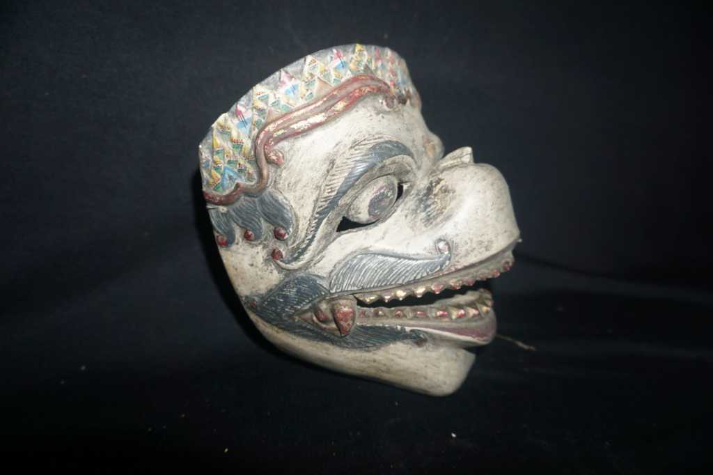 Topeng Hanoman Antik