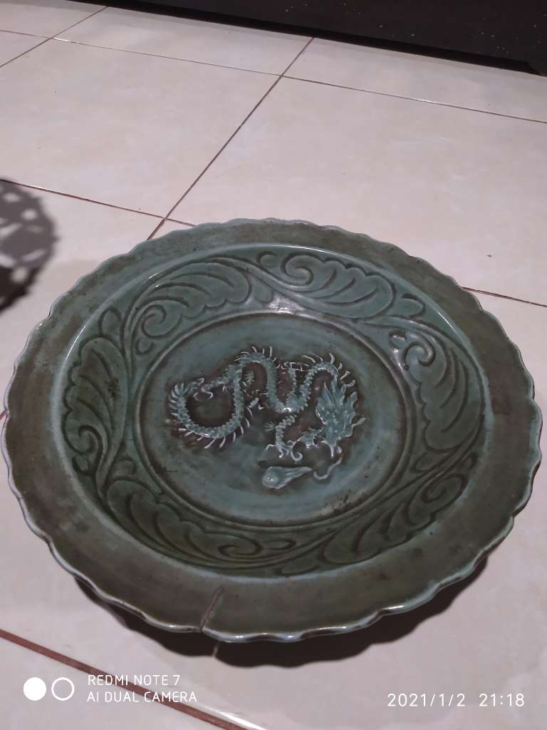 Piring Celadon Antik