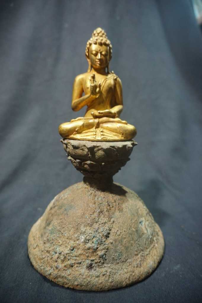 Patung Perunggu Lapis Emas