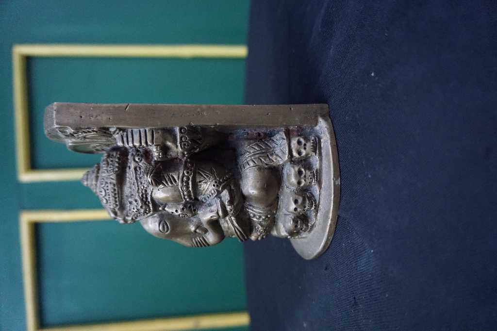 Patung Kuningan Antik