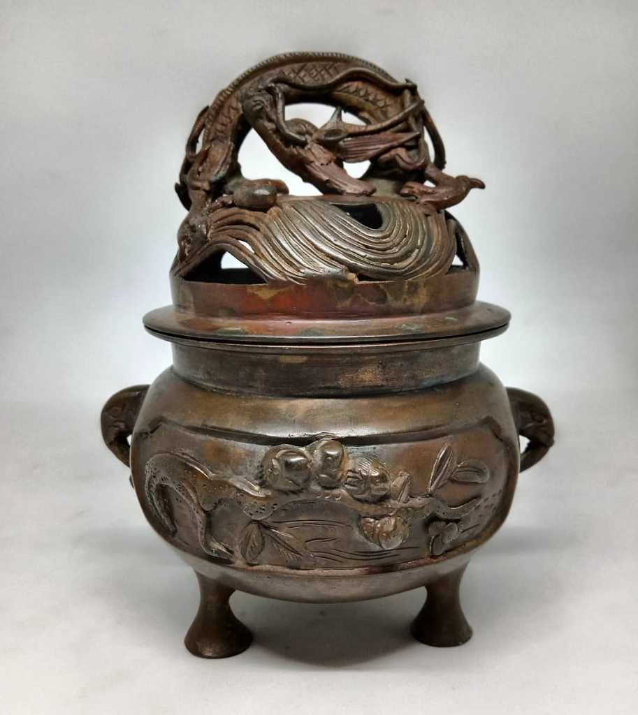 Alat Sembahyang Cina Antik