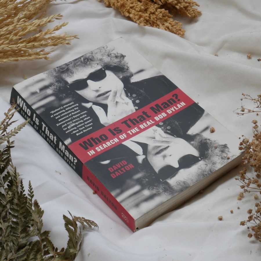 Buku Biografi Bob Dylan (Import)