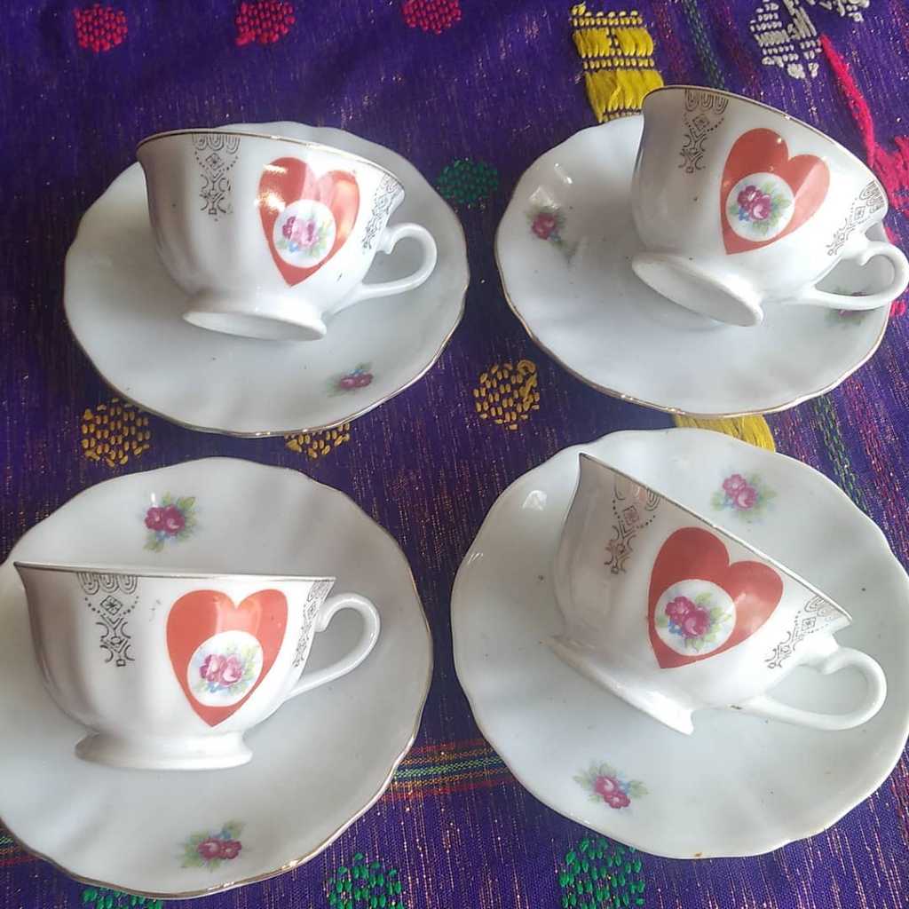 Cangkir Porcelain Vintage